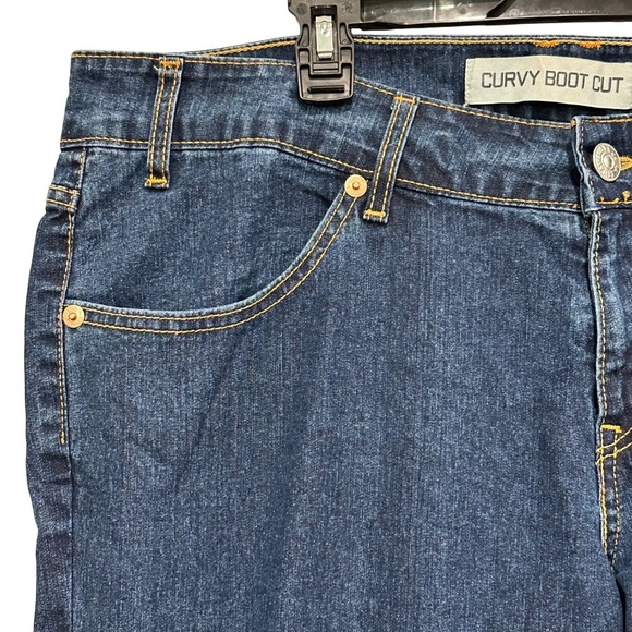 Levi's 528 Women's Curvy Boot Cut Capri Jeans Embellished Floral Stretch Size 19 - Picture 3 of 12